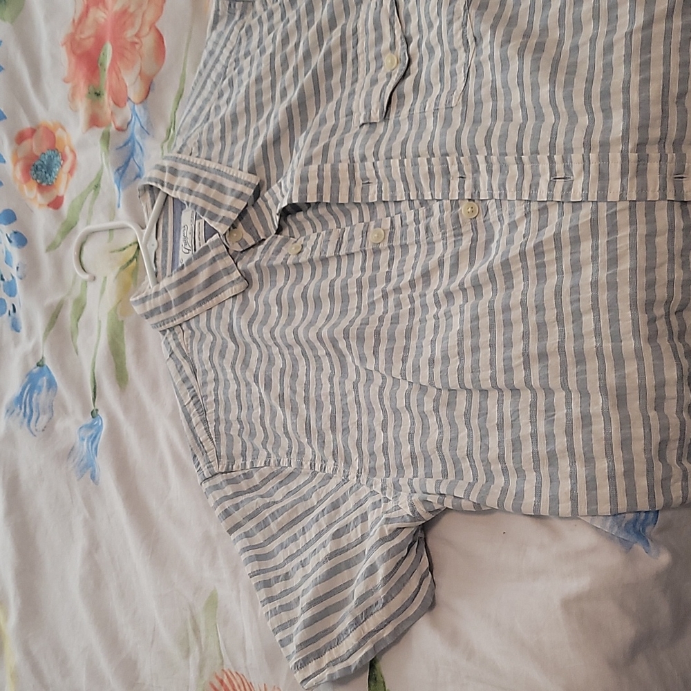 Grayers clothiers 100% cotton large blue/white stripes button up tee